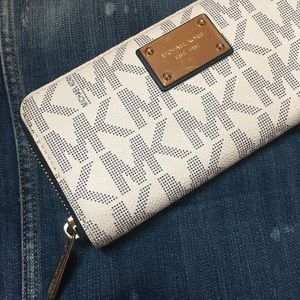 Michael Kors wallet